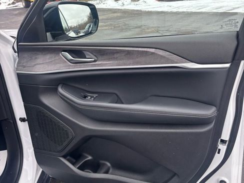 Used 2023 Jeep Grand Cherokee Limited w/ Trailer Tow Prep Group (B) image 21