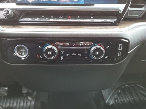 Used 2022 Chevrolet Silverado 1500 LT image 11