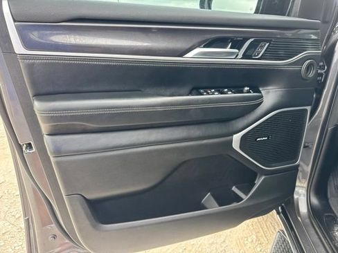 Used 2024 Jeep Wagoneer 4WD image 12