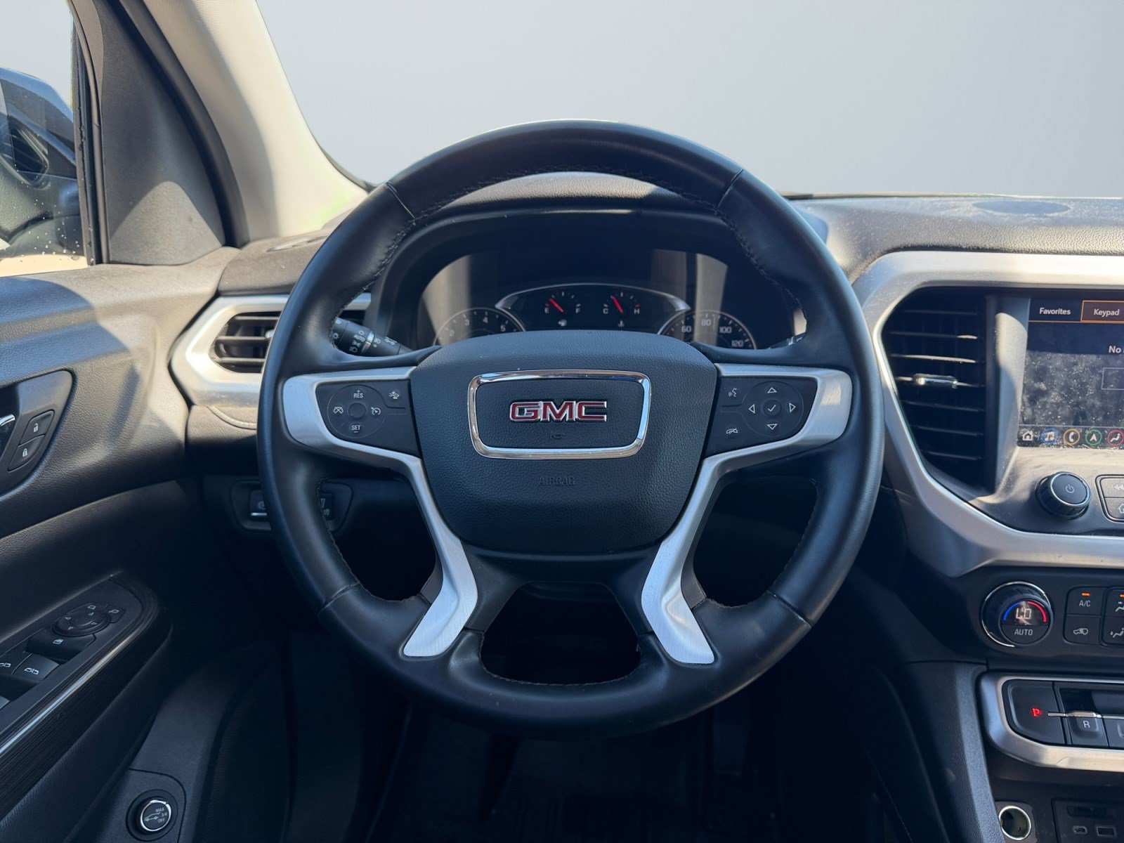 Used 2023 GMC Acadia SLT AWD/4WD image 14