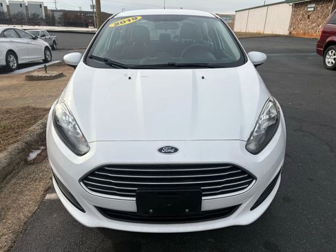 Used 2019 Ford Fiesta SE image 2