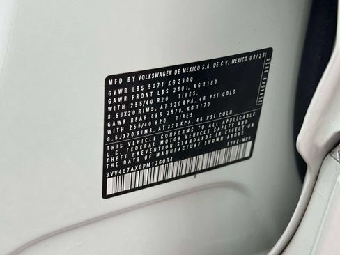 Used 2023 Volkswagen Tiguan SEL R-Line AWD/4WD image 11