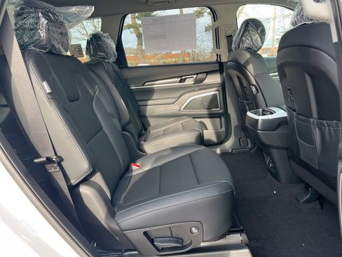 New 2025 Kia Telluride S image 15