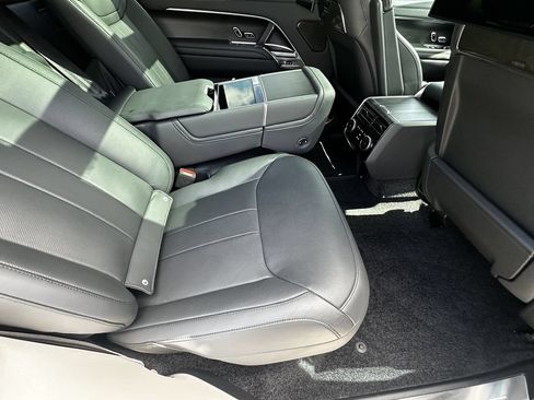 Used 2024 Land Rover Range Rover Long Wheelbase Autobiography AWD/4WD image 18