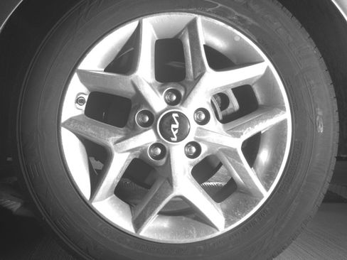 Used 2025 Kia Soul LX w/ LX Technology Package FWD image 14