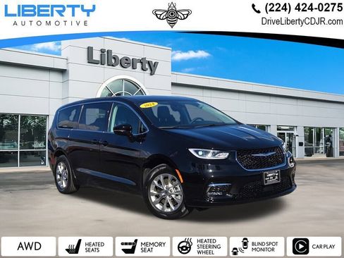 Used 2024 Chrysler Pacifica Touring-L image 1
