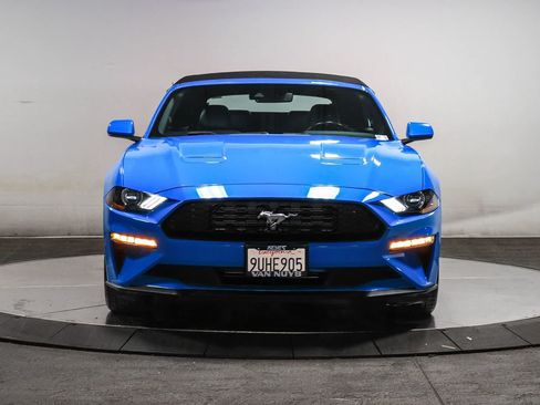 Used 2022 Ford Mustang Premium RWD image 6