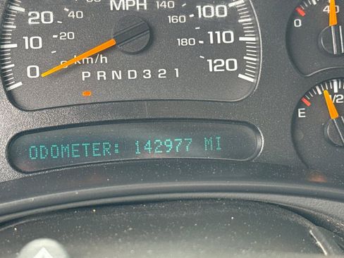 Used 2006 GMC Sierra 2500 SLE w/ Skid Plate Package image 19