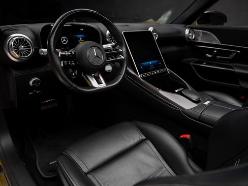 Used 2023 Mercedes-Benz SL 63 AMG 4MATIC image 2