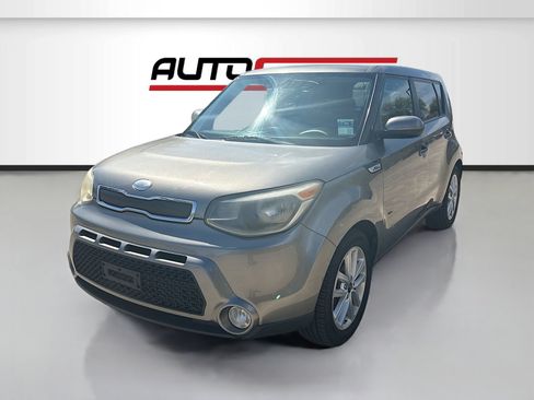 Used 2018 Kia Soul + FWD image 3