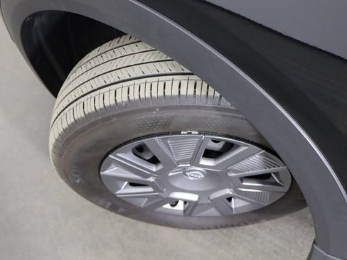 Used 2025 Nissan Kicks S FWD image 33