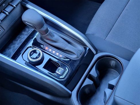 Used 2024 Chevrolet Colorado Trail Boss w/ Technology Package image 19