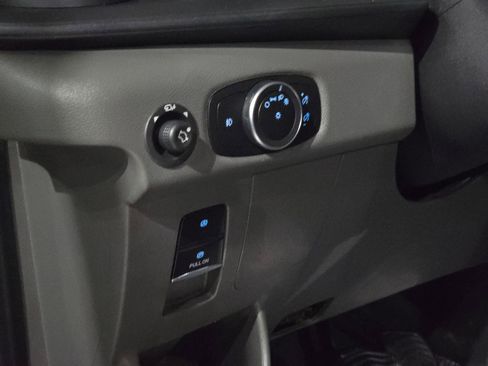 Used 2023 Ford Transit 350 XLT image 24