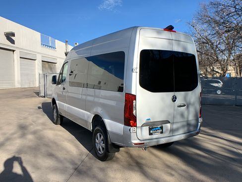 Used 2022 Mercedes-Benz Sprinter 2500 image 3
