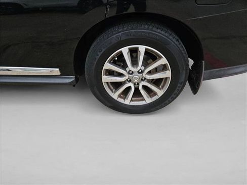 Used 2014 Nissan Pathfinder SL w/ Trailer Tow Package image 9