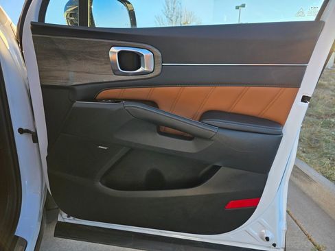 Used 2023 Kia Sorento SX Prestige image 31