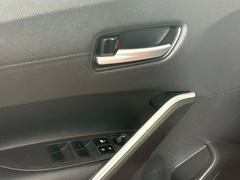 Used 2022 Toyota Corolla Cross XLE FWD image 24
