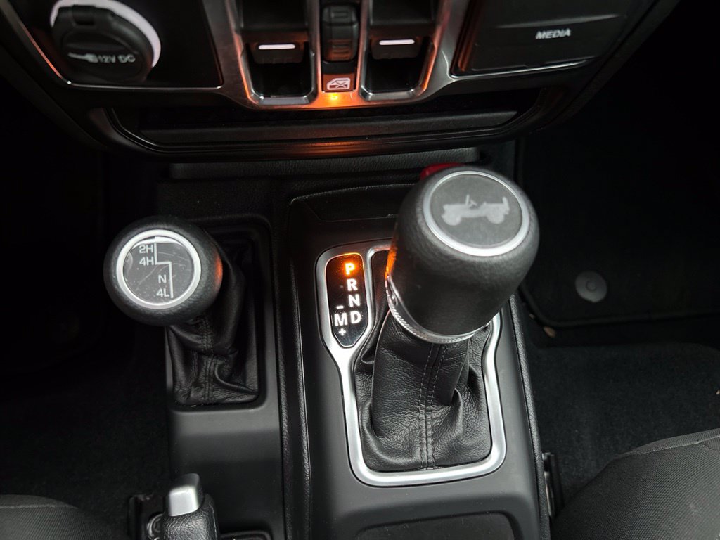 Used 2022 Jeep Wrangler Unlimited Sport AWD/4WD image 17