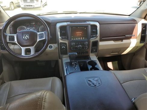 Used 2013 RAM 1500 Laramie w/ Convenience Group image 10