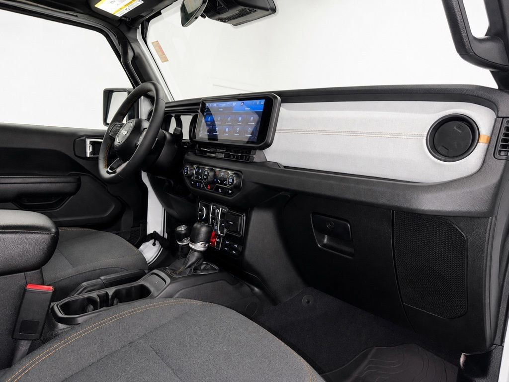 Used 2024 Jeep Wrangler Unlimited AWD/4WD image 15