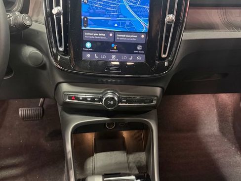 Certified 2023 Volvo XC40 Recharge Plus AWD/4WD image 7
