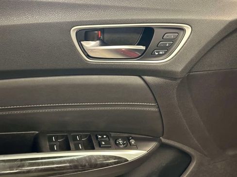 Used 2018 Acura TLX FWD image 13