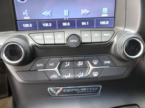 Used 2015 Chevrolet Corvette Stingray Coupe image 36