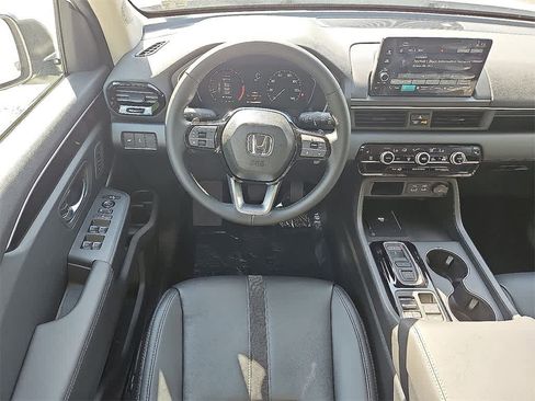 New 2025 Honda Pilot EX-L image 10