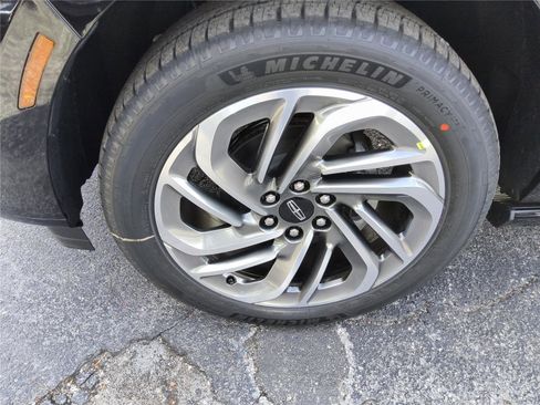 New 2026 Lincoln Navigator L Reserve AWD/4WD image 9