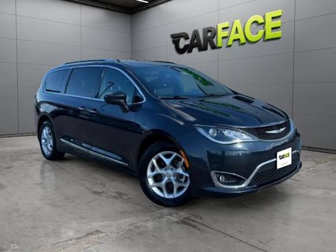 Used 2020 Chrysler Pacifica Touring-L FWD image 1