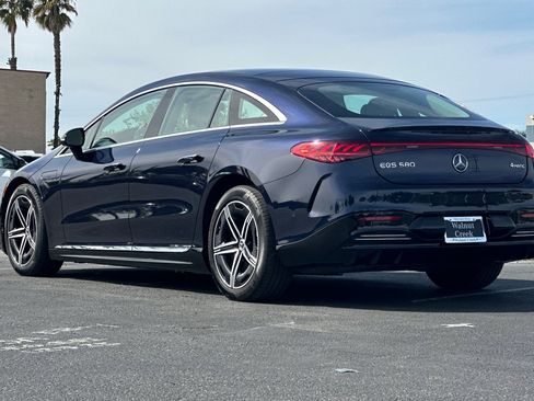 Used 2023 Mercedes-Benz EQS 580 4MATIC Sedan image 3