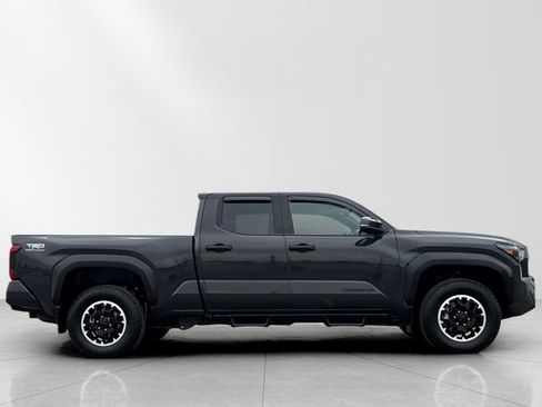 Used 2024 Toyota Tacoma TRD Off-Road w/ TRD Off Road Premium Package image 3