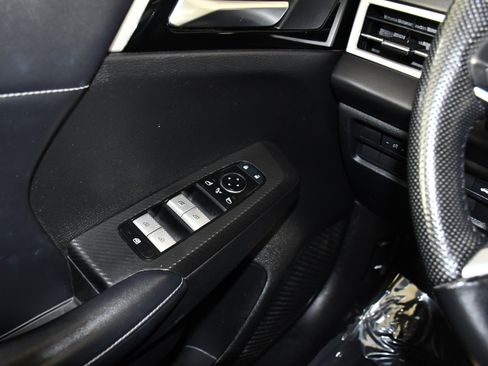 Used 2023 Mitsubishi Outlander SE AWD/4WD image 32