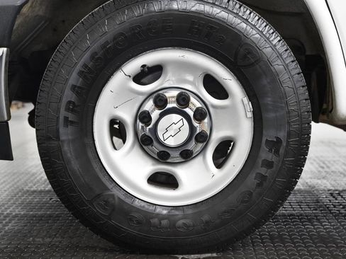 Used 2018 Chevrolet Express 3500 LT w/ LT Preferred Equipment Group image 10