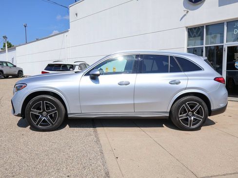 Used 2023 Mercedes-Benz GLC 300 4MATIC image 2