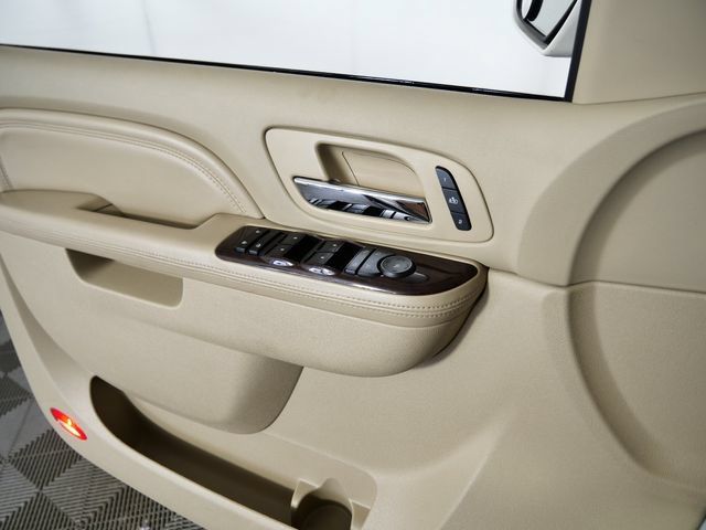 Used 2010 Cadillac Escalade Premium AWD/4WD image 27
