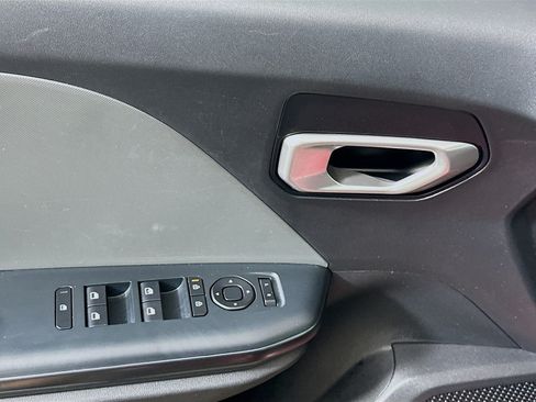 Used 2025 Kia K4 FWD image 15