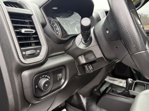 Used 2024 RAM 2500 Tradesman w/ Chrome Appearance Group image 32