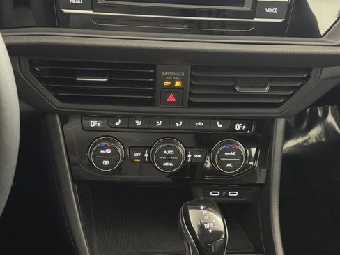 Used 2023 Volkswagen Jetta SE image 20