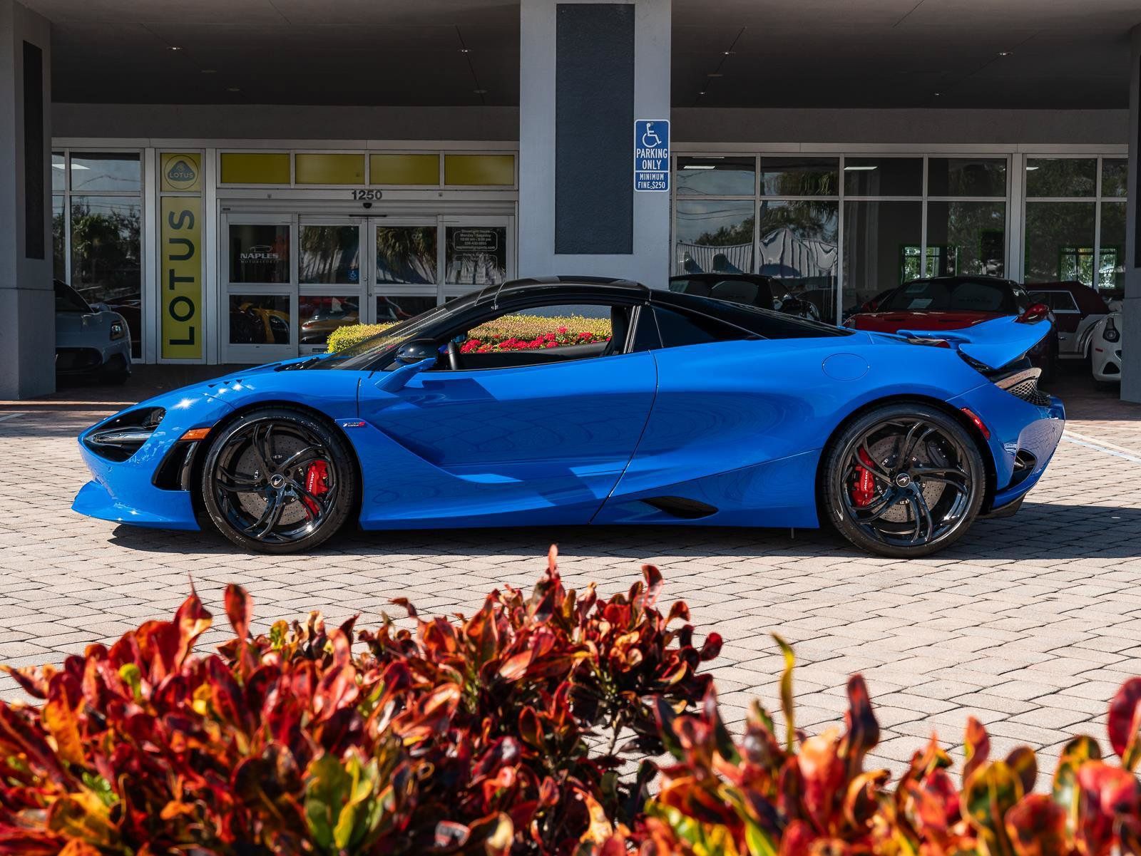 Used 2024 McLaren 750S Spider RWD image 19