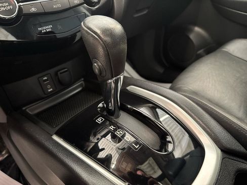 Used 2015 Nissan Rogue SL w/ SL Premium Package AWD/4WD image 16
