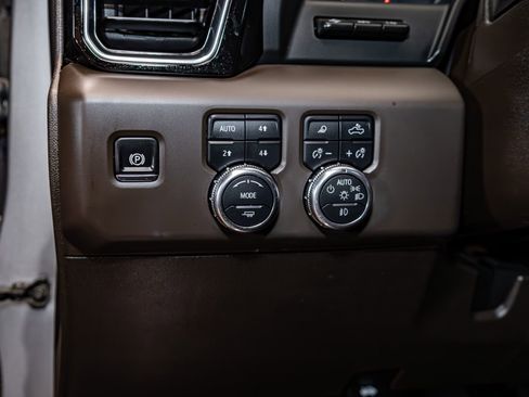 Used 2025 GMC Sierra 2500 Denali w/ Denali Reserve Package image 20