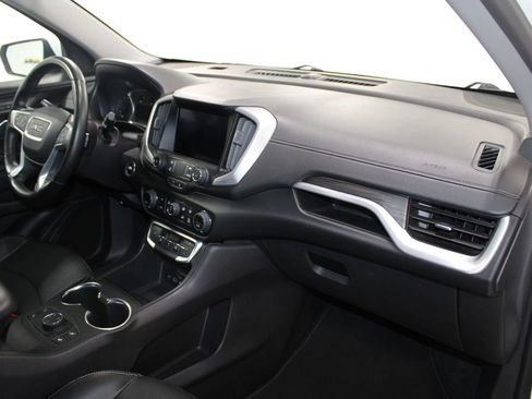 Used 2024 GMC Terrain SLT image 29