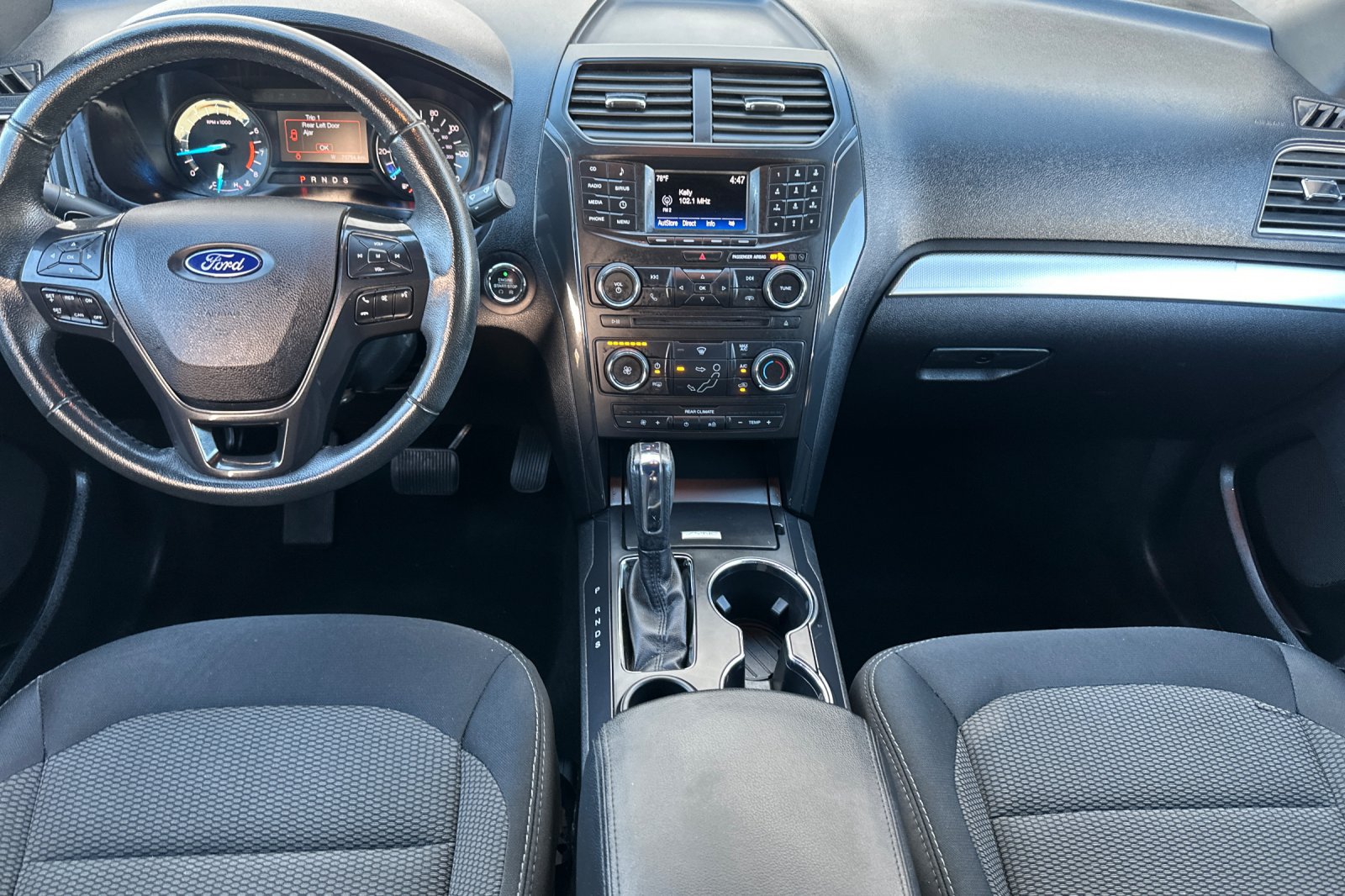 Used 2017 Ford Explorer XLT FWD image 15