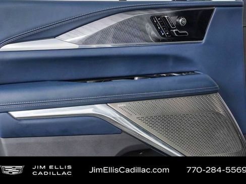 Certified 2025 Cadillac Escalade IQ Luxury 2 w/ LPO, Premium Carpet Package AWD/4WD image 6