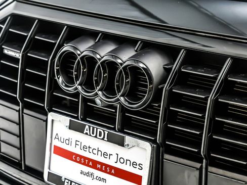 Used 2022 Audi Q3 2.0T Premium Plus w/ Premium Plus Package AWD/4WD image 6