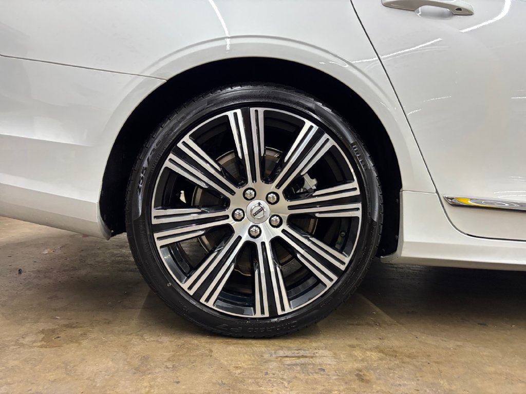 Certified 2025 Volvo S90 B6 Ultra AWD/4WD image 39