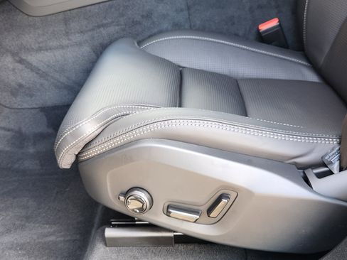 New 2026 Volvo XC60 B5 Ultra w/ Protection Package Premier image 26