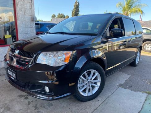 Used 2020 Dodge Grand Caravan SXT image 7