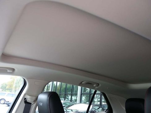 Used 2023 Buick Envision Essence w/ Sport Touring Package image 22